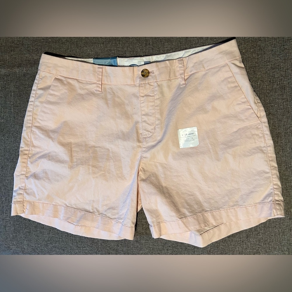 Old Navy Size 8 pink shorts - with tags/brand new - 5” length